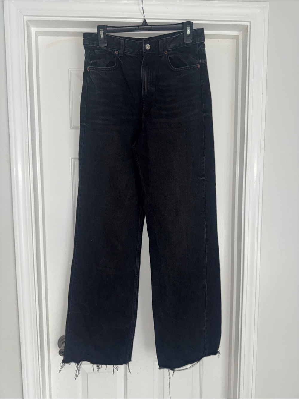 Zara Women’s Dark Gray/Black Relaxed Straight-Leg Jeans Sz 8
